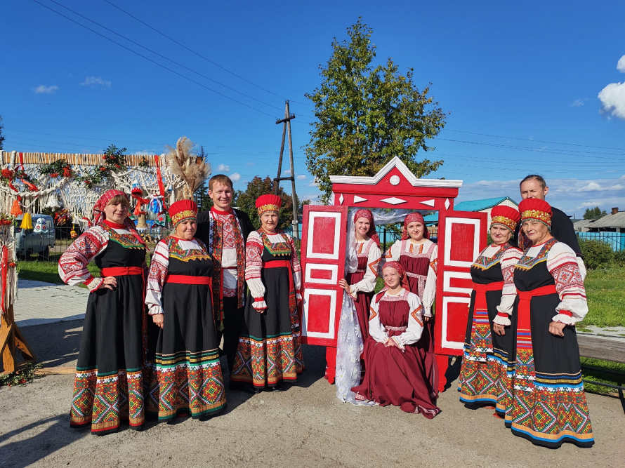 6 сентября в центральном парке п. Залари прошло Народное гуляние «Заларинская Братчина» — и ДК «Современник» стал её яркой частью